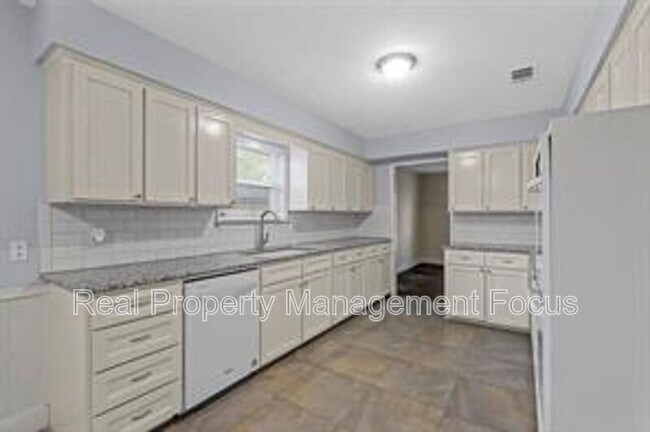 Building Photo - 14722 Overview Dr