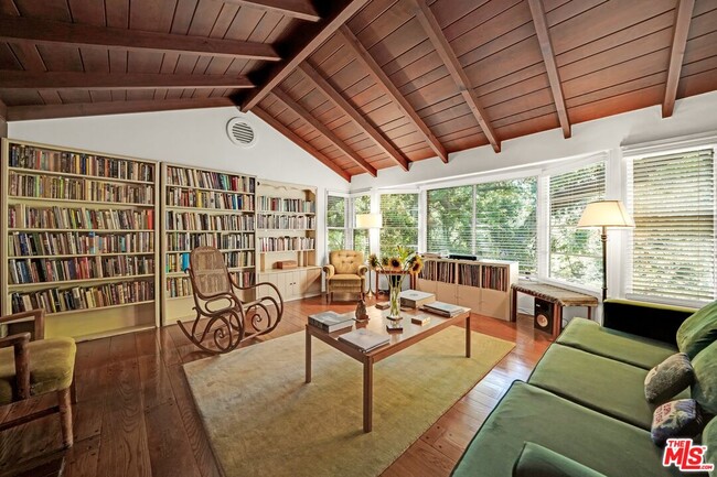 Building Photo - 7503 Willow Glen Rd