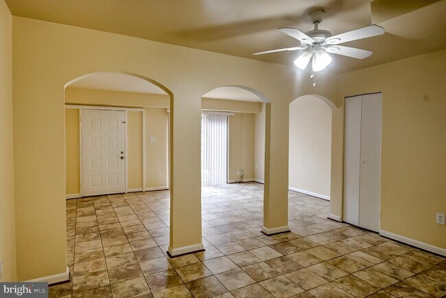 Building Photo - 2334 Sun Valley Cir