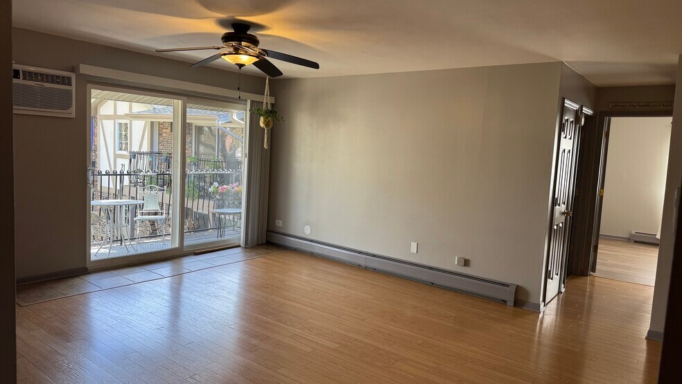 Building Photo - 9S070 Lake Dr