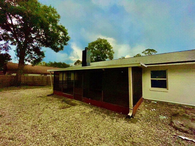 Building Photo - Spacious 4-Bed / 2-Bath Ranch in Rio Pinar...