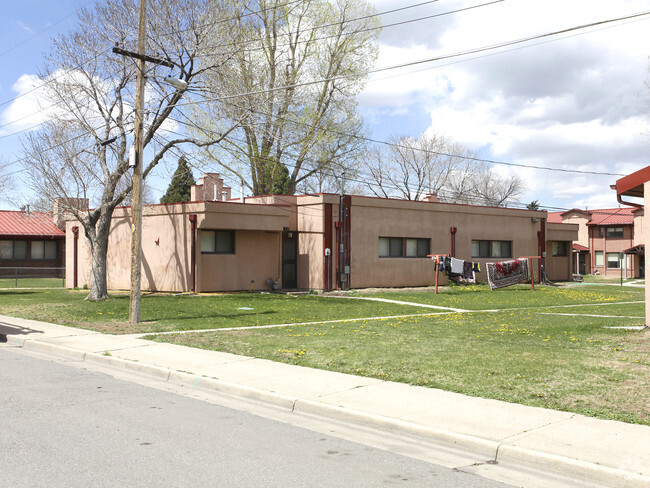 Building Photo - Sun Valley Homes