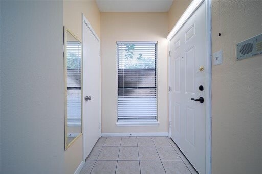 Building Photo - 8293 Sands Point Dr