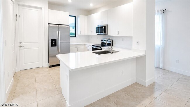 Building Photo - 5245 Marano Dr