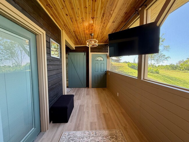 Building Photo - 1 Bedroom Cozy Cabin