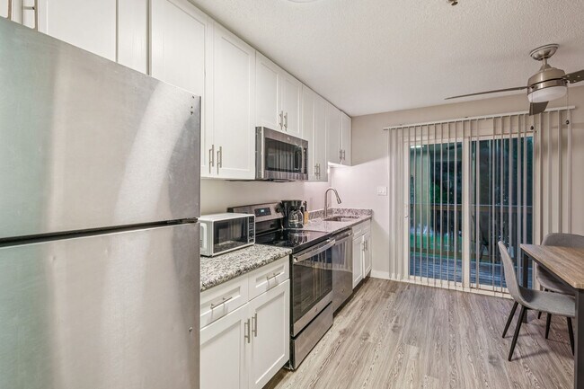 Building Photo - 2705 Kenridge Pkwy