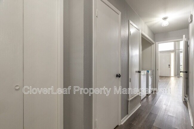 Building Photo - 319 Gaiety Ln
