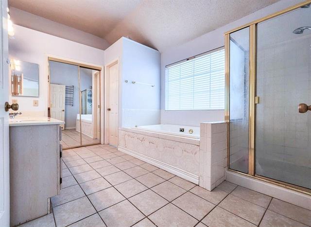 Building Photo - 3708 Racquet Ct