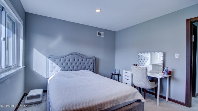 Building Photo - 141 Chestnut Way