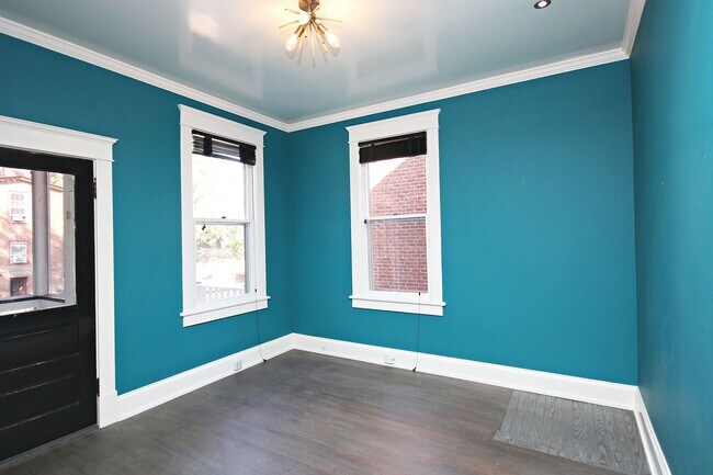 Building Photo - Historic North Downtown Residence with Modern Updates and Prime Location