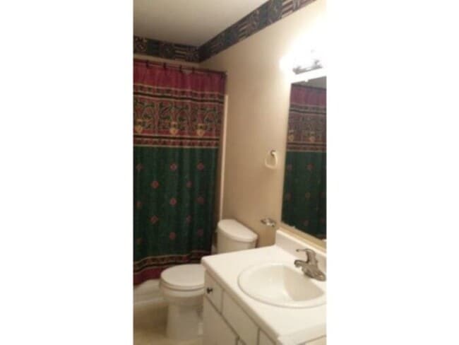 Building Photo - Brewster Place, Fayetteville, Nc 28303