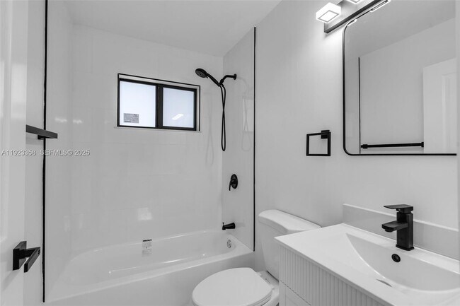 Building Photo - 1413 NW 40th St