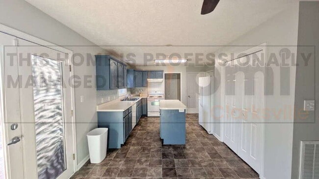 Building Photo - 2408 Shoveler Way