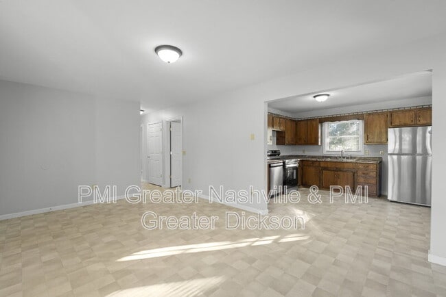 Building Photo - 8119 Vaughn Cir