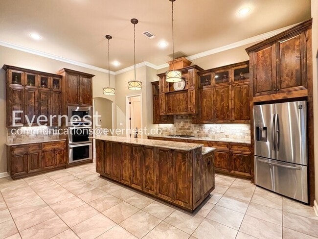 Building Photo - Welcome to this elegant 4-bedroom, 5-bathroom home in desirable Hurricane Lake Estates with Pool ...