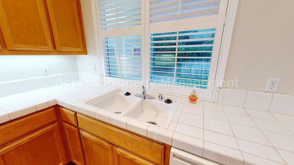 Building Photo - 4177 Sunny Ln