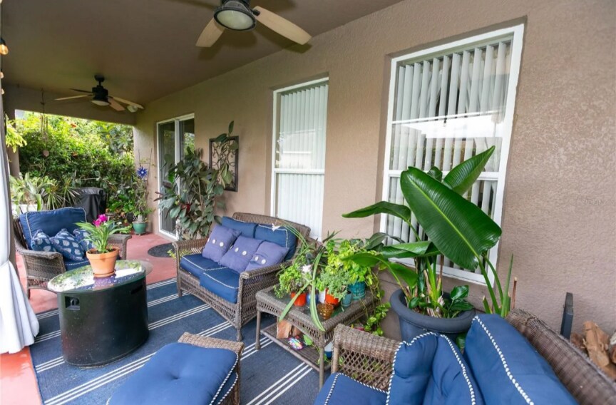 Building Photo - 423 Sandringham Ct