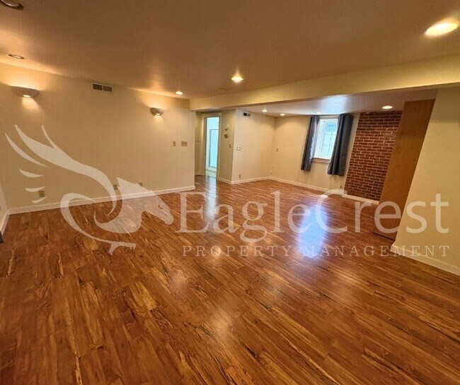Building Photo - Beautifully Renovated Historic 3 Bedroom Home