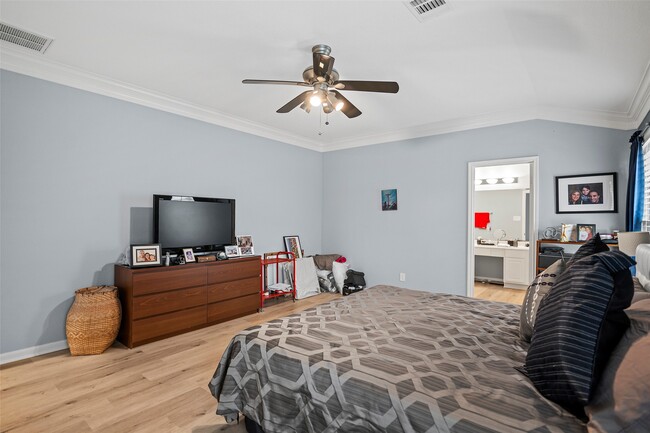 Building Photo - 16711 Canyon Whisper Dr