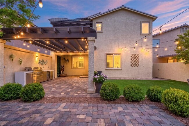 Building Photo - Entertainer's Dream 4Bd Home with Designer Finishes & Outdoor Kitchen