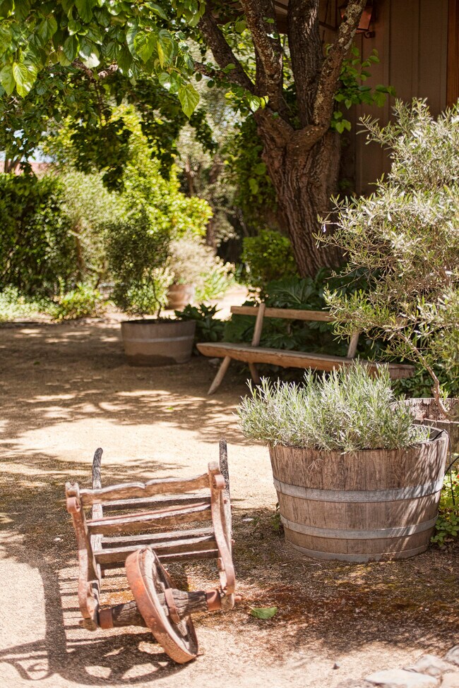 Building Photo - 430 Pratt Ave