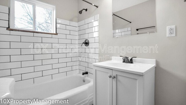 Building Photo - 2911 Sullivant Ave