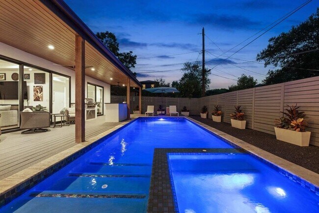 Building Photo - 1003 Taffy Ct