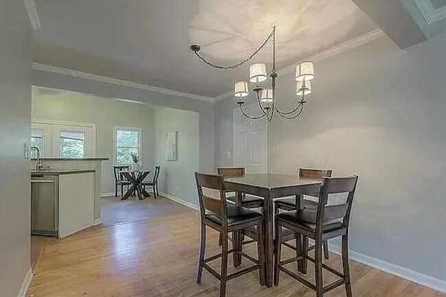 Building Photo - 5036 Mission Rd