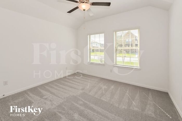 Building Photo - 14907 Lake Shore Ave