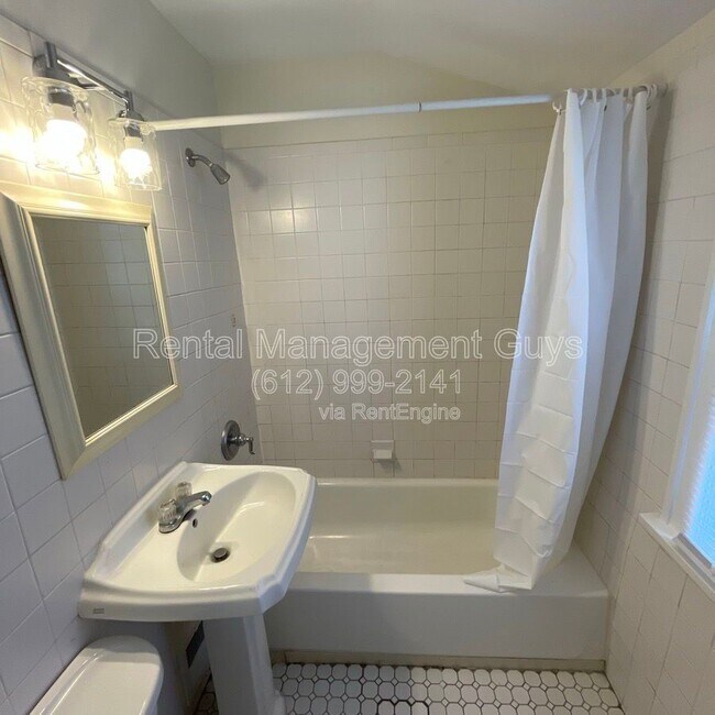 Building Photo - 3245 Russell Ave N