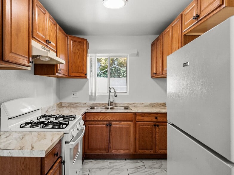 Building Photo - 4533 Pickford St