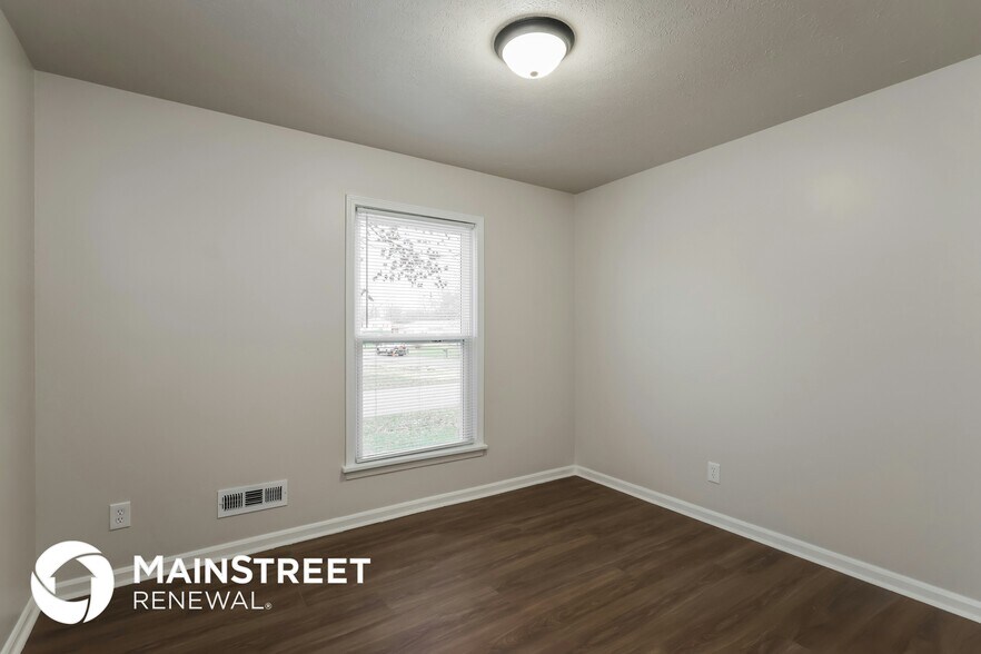 Building Photo - 5301 Sprucewood Dr