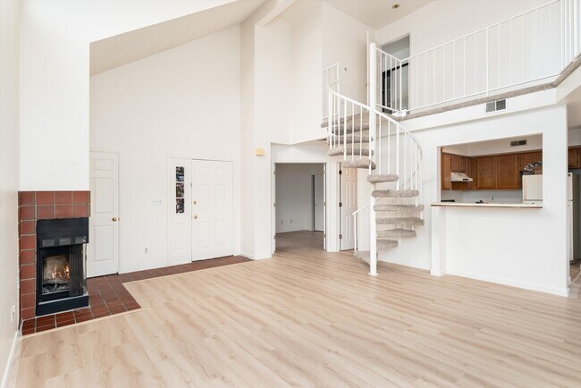 Building Photo - 6775 S Ivy St