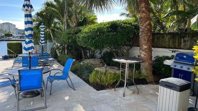 Building Photo - 888 Intracoastal Dr