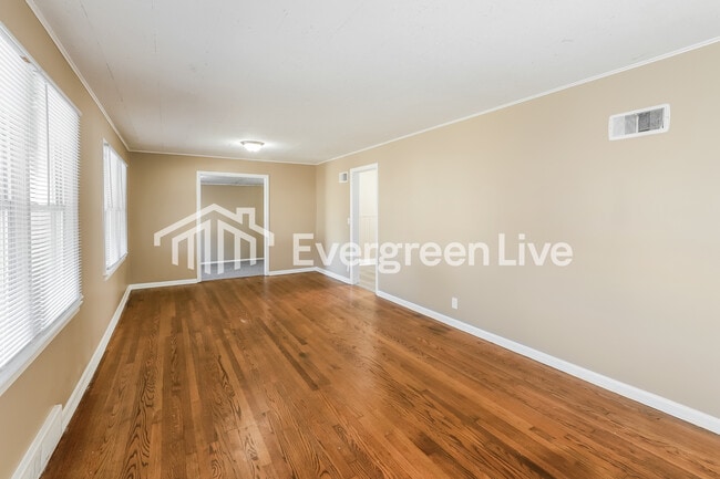 Building Photo - 6701 Fairway Dr