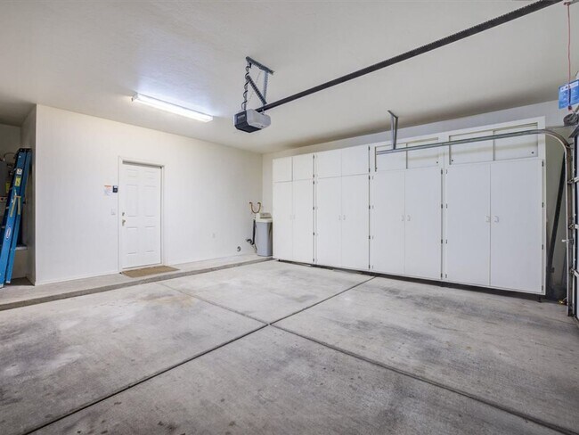 Building Photo - Spacious 4-Bedroom Home with Open Layout & Large Backyard