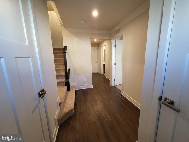 Building Photo - 430 Paperbark Sq