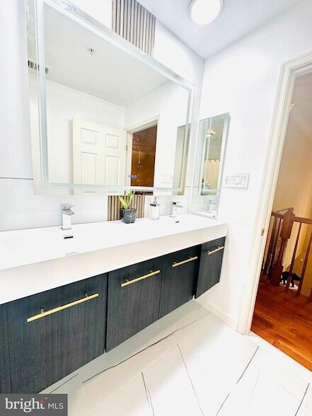 Building Photo - 17816 Singh Ct