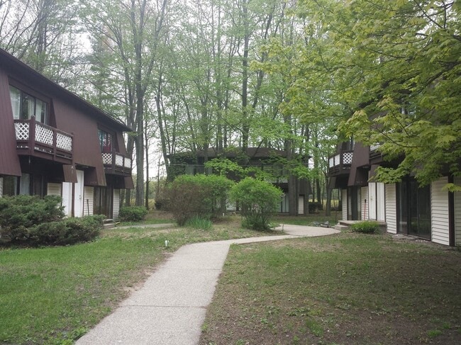 Building Photo - 18685 W Spring Lake Rd