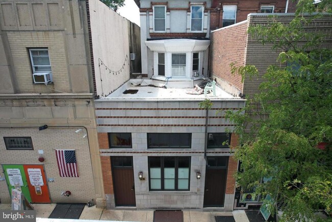 Building Photo - 212 S 45th St