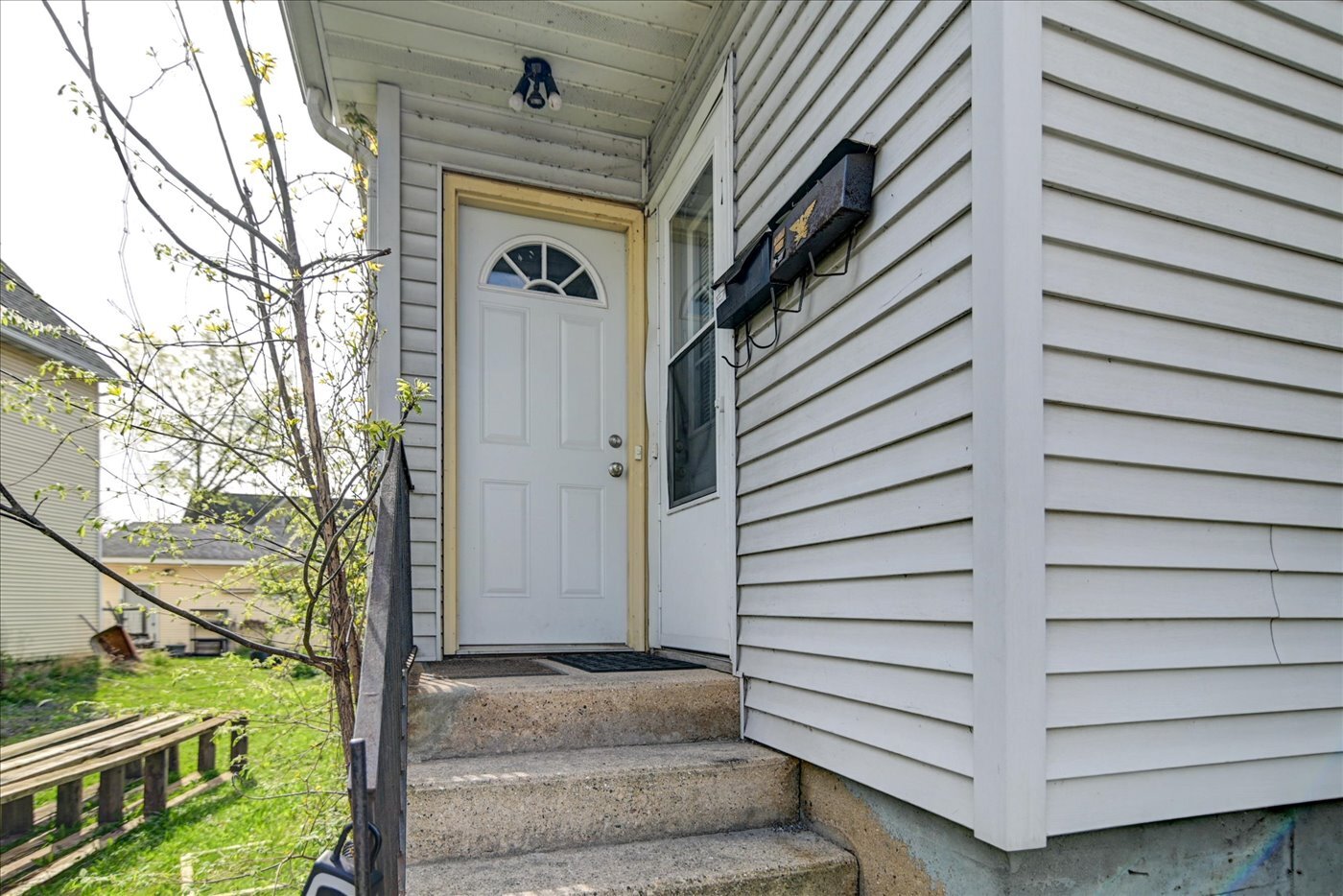 Building Photo - 205 S Fair Oaks Ave