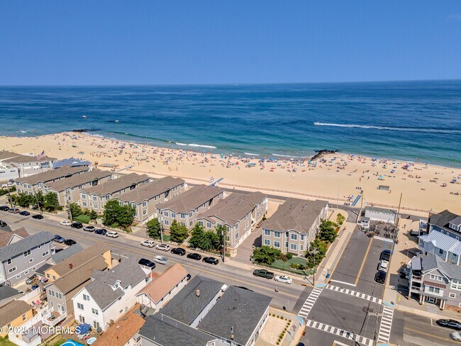 Building Photo - 239 Beach Front