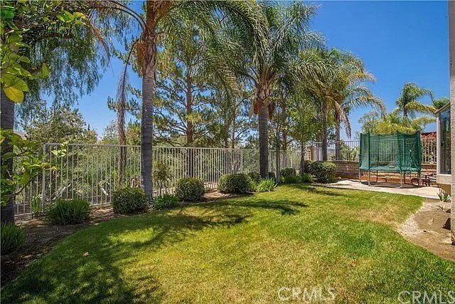 Building Photo - 823 S Parkglen Pl