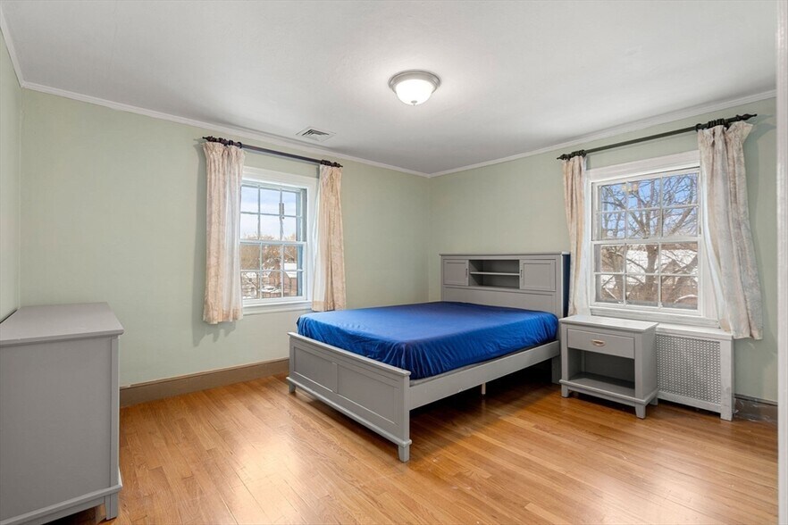 Building Photo - 233 Bonad Rd