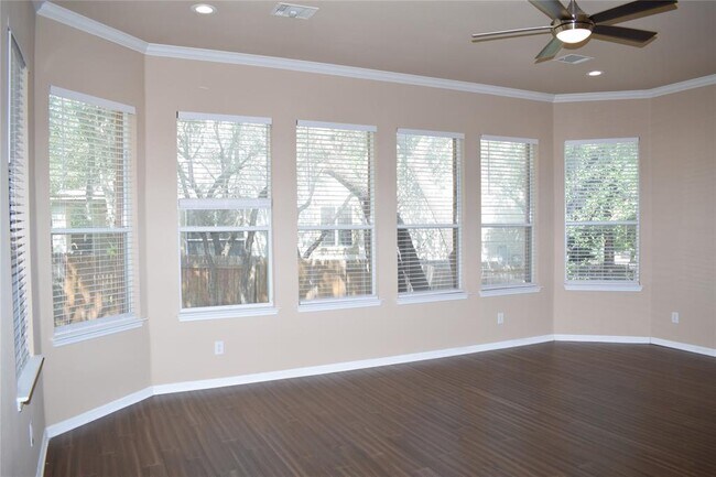 Building Photo - 7233 Via Dono Dr