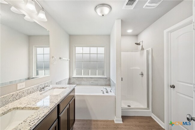 Building Photo - 1231 Kiskadee Branch Dr