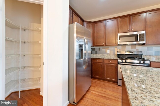 Building Photo - 25120 Sweet Myrtle Square
