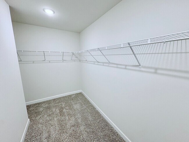 Building Photo - 220 Coulter Ct