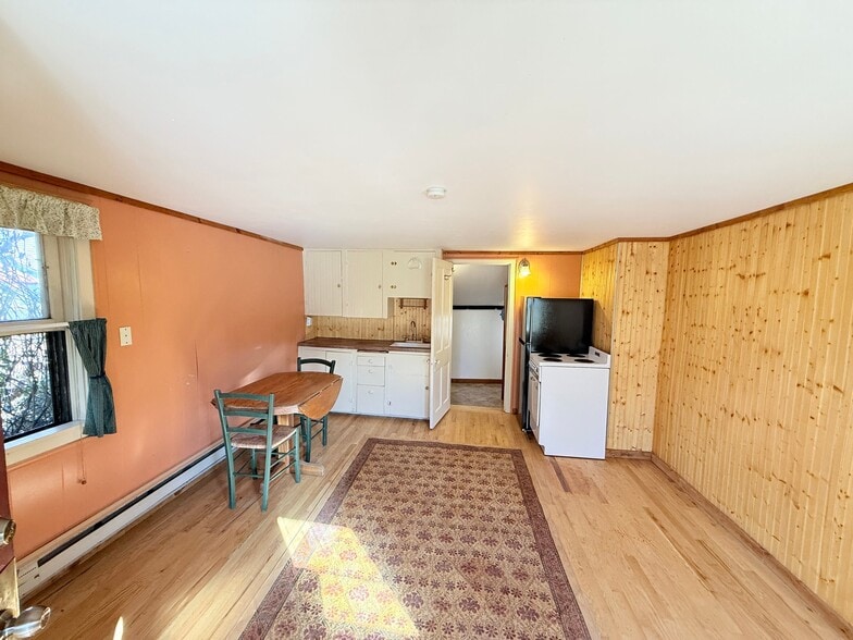 Building Photo - 425 E 100 N