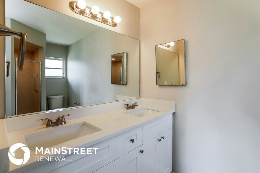 Building Photo - 1314 SW 33rd St